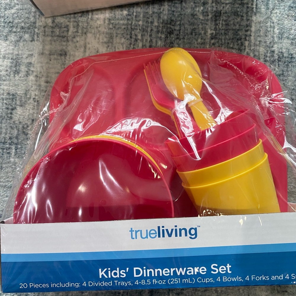 New Kids' Dinnerware Set - pink and Yellow
